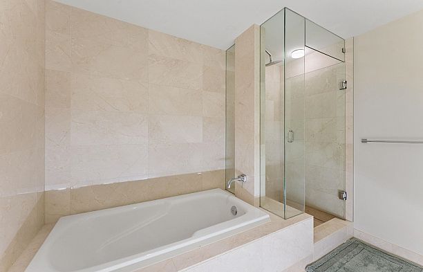 305 8 Smithe Mews Yaletown