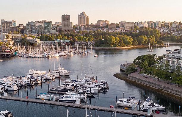 702 1099 Marinaside Crescent Yaletown