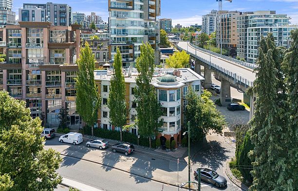404 1562 W 5th Avenue False Creek