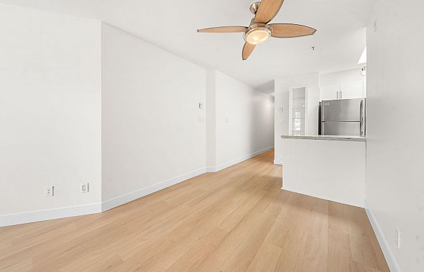 404 1562 W 5th Avenue False Creek