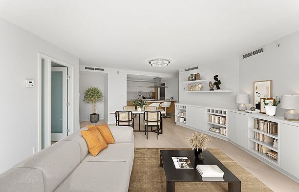 305 8 Smithe Mews Yaletown
