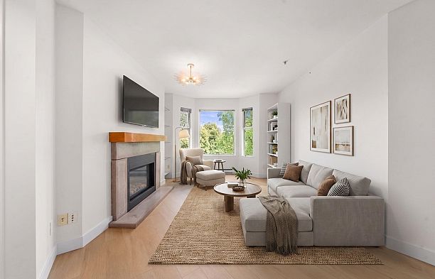 404 1562 W 5th Avenue False Creek