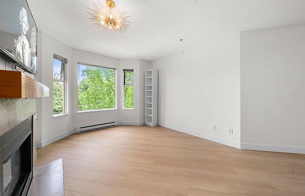 404 1562 W 5th Avenue False Creek