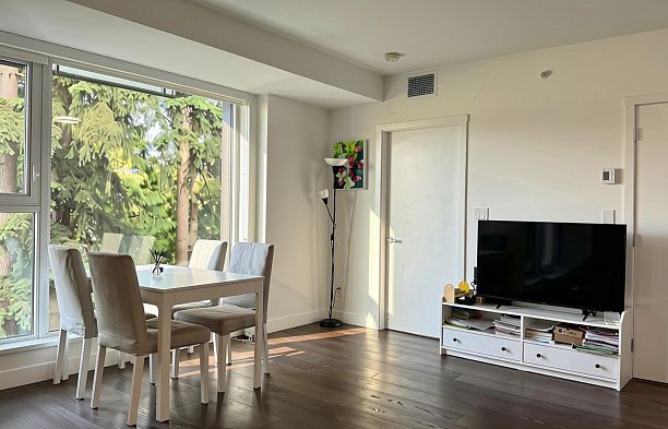 808 1561 W 57th Avenue South Granville