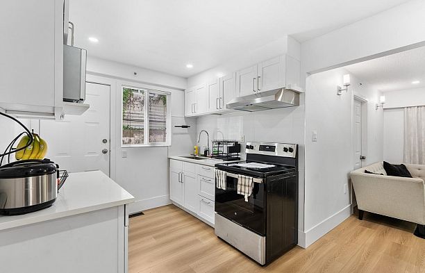 310 E 16th Avenue Main