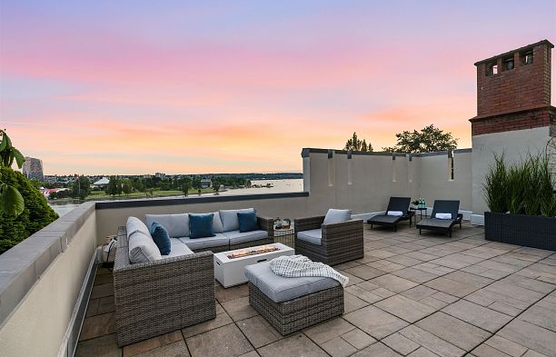 307 1311 Beach Avenue West End VW