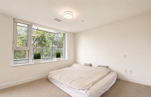 808 1561 W 57th Avenue South Granville