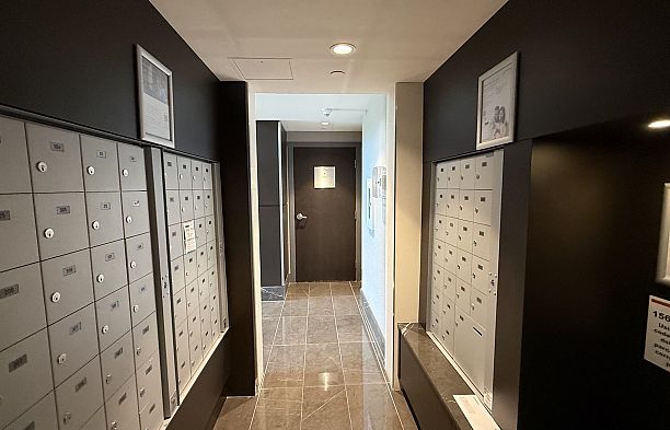 808 1561 W 57th Avenue South Granville