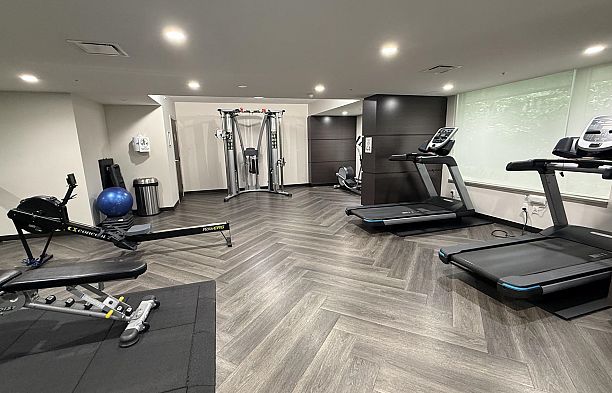 808 1561 W 57th Avenue South Granville
