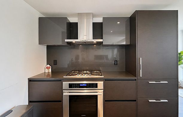 808 1561 W 57th Avenue South Granville