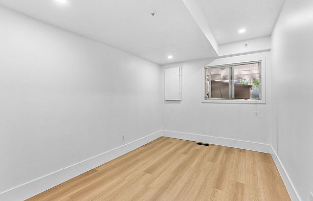 310 E 16th Avenue Main