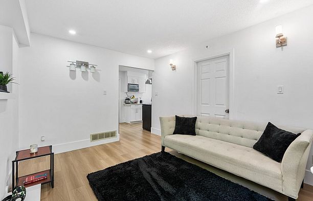 310 E 16th Avenue Main