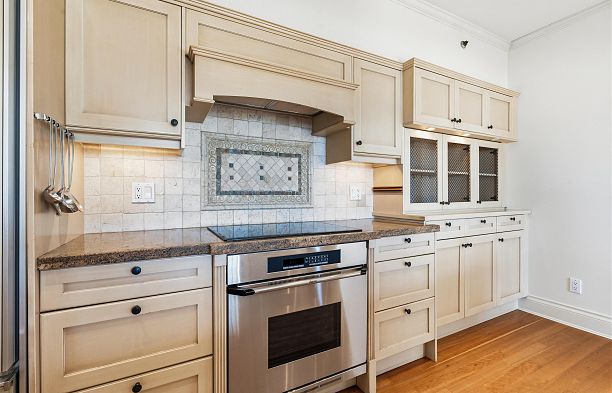 307 1311 Beach Avenue West End VW