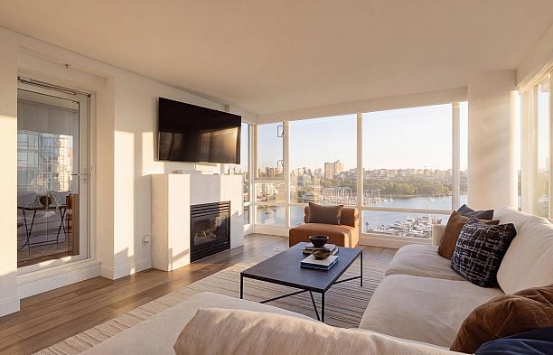 1707 1033 Marinaside Crescent Yaletown
