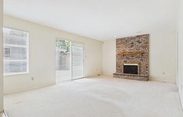 2718 Oliver Crescent Arbutus