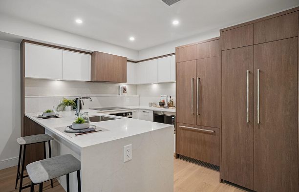 101 378 W 45th Avenue Oakridge VW