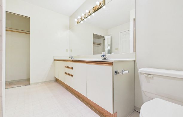2718 Oliver Crescent Arbutus