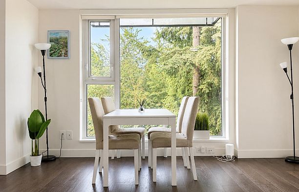 808 1561 W 57th Avenue South Granville
