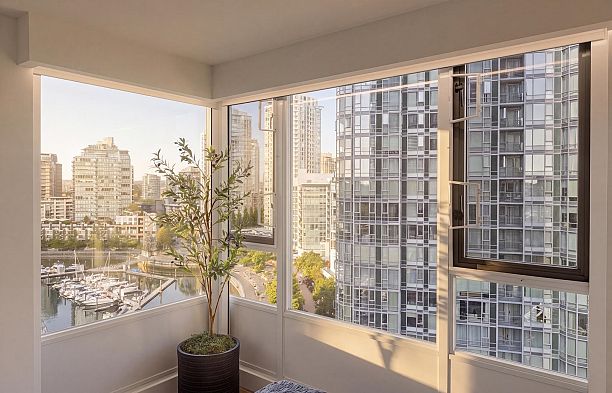 1707 1033 Marinaside Crescent Yaletown