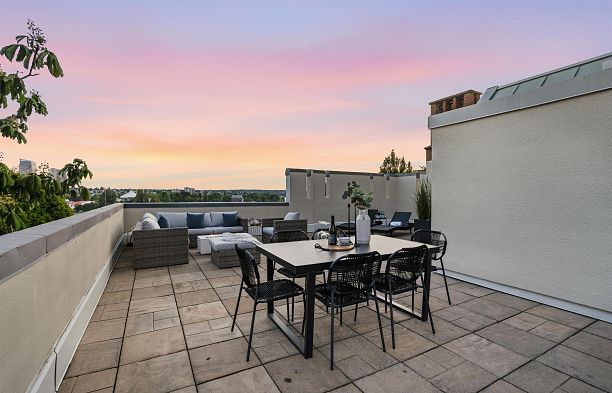 307 1311 Beach Avenue West End VW