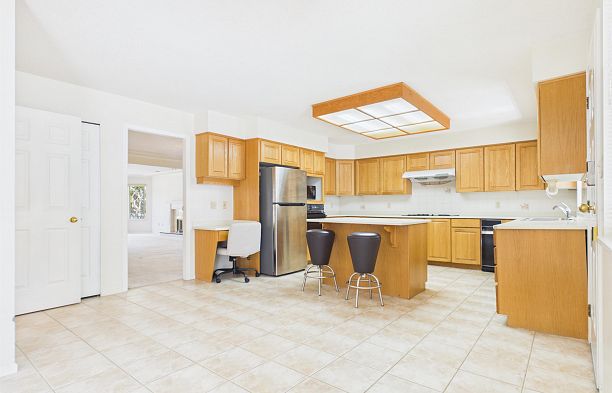 2718 Oliver Crescent Arbutus