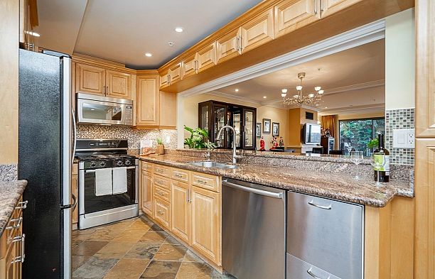 304 1233 Beach Avenue West End VW