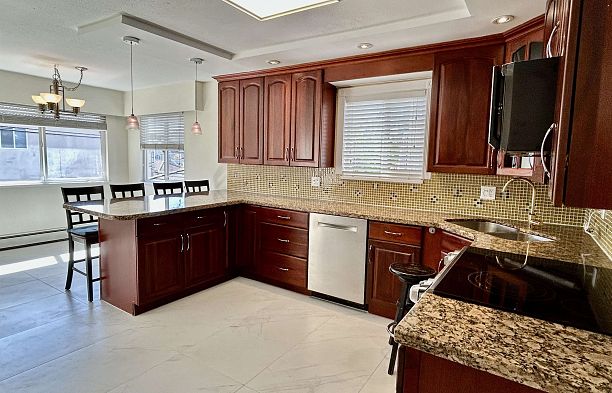 1544 W 68th Avenue S.W. Marine