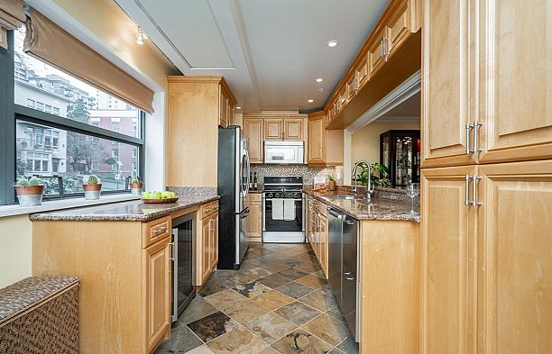 304 1233 Beach Avenue West End VW