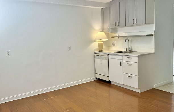 1544 W 68th Avenue S.W. Marine