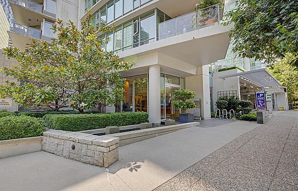 1903 1616 Bayshore Drive Coal Harbour