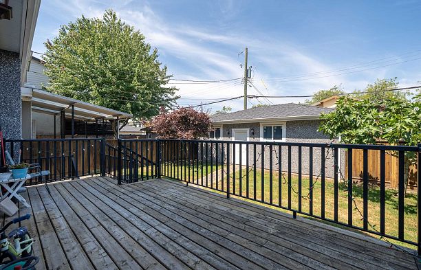 2715 W 20th Avenue Arbutus