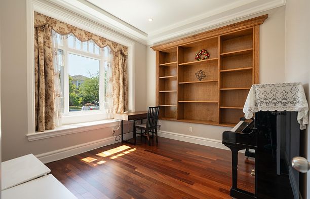 2715 W 20th Avenue Arbutus