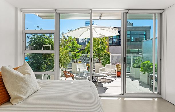 6 1650 W 1st Avenue False Creek