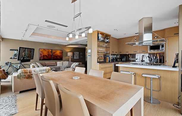 2302 1000 Beach Avenue Yaletown