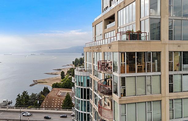 2302 1000 Beach Avenue Yaletown