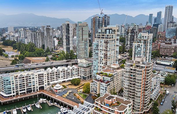 2302 1000 Beach Avenue Yaletown