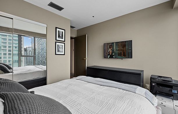 2302 1000 Beach Avenue Yaletown