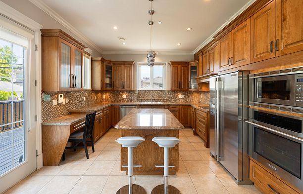 2715 W 20th Avenue Arbutus