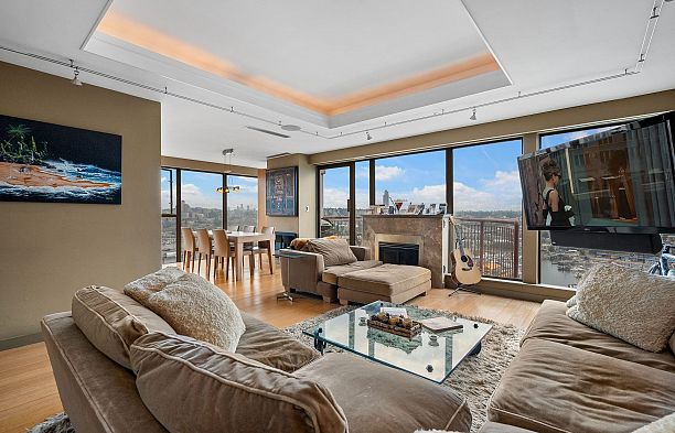2302 1000 Beach Avenue Yaletown