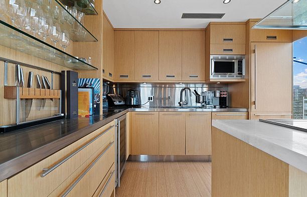 2302 1000 Beach Avenue Yaletown