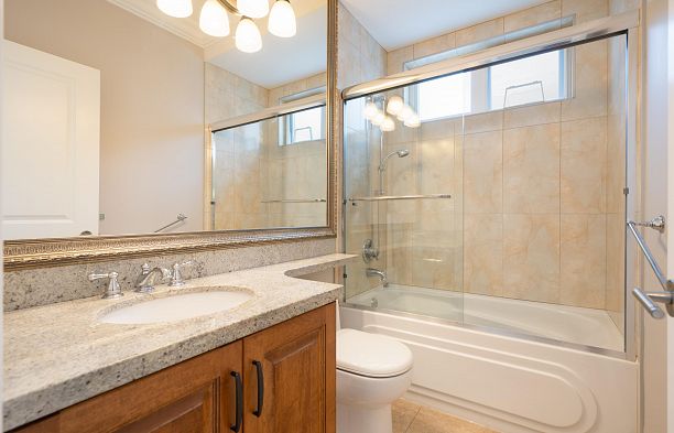 2715 W 20th Avenue Arbutus