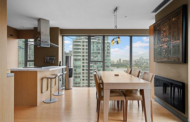 2302 1000 Beach Avenue Yaletown