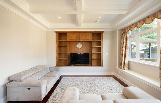 2715 W 20th Avenue Arbutus