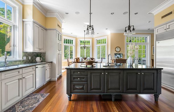 3937 Osler Street Shaughnessy