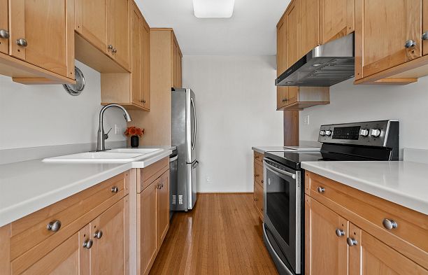 8 2296 W 39th Avenue Kerrisdale