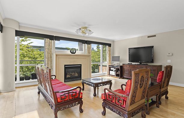412 618 W 45th Avenue Oakridge VW