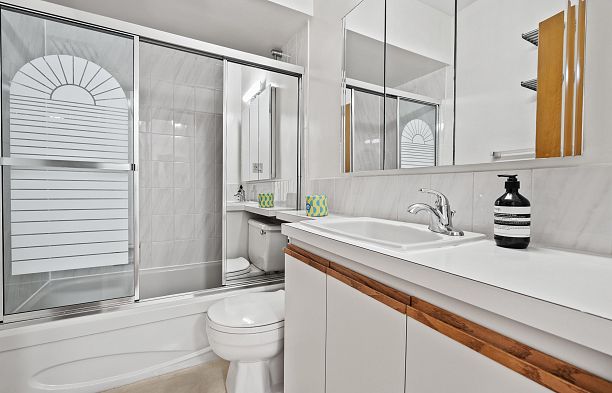 8 2296 W 39th Avenue Kerrisdale
