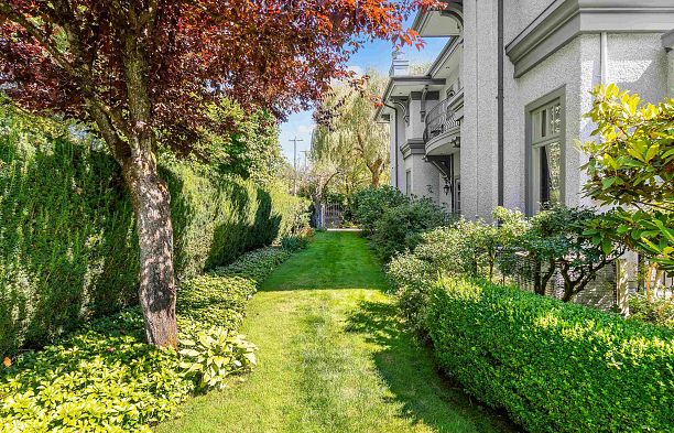 3937 Osler Street Shaughnessy