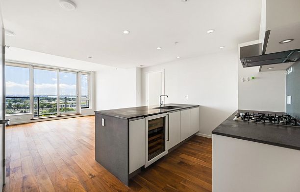 1705 8588 Cornish Street S.W. Marine