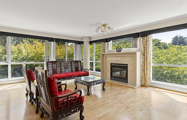 412 618 W 45th Avenue Oakridge VW